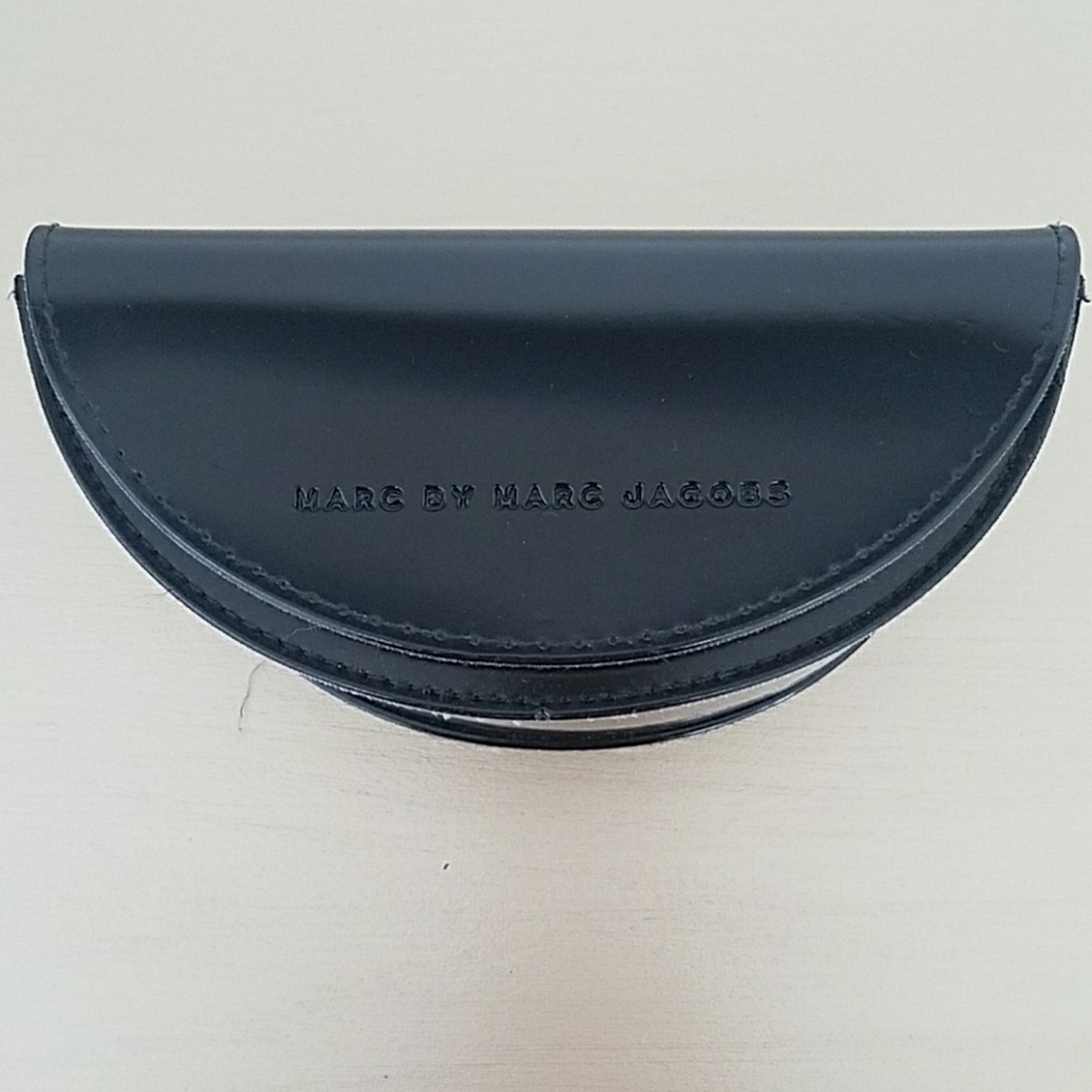 Marc Jacobs sunglass case